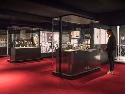 Cartier in Motion. ® Nigel Young-Foster + Partners