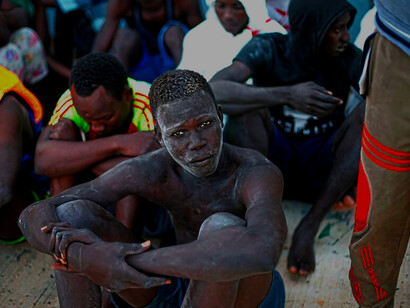 Migrants illégaux. Ce sont souvent des garçons en parfaite forme physique, facilement cooptés dans le trafic louche de la drogue, courant constamment des risques importants en plus du contrôle minutieux que le crime organisé exerce sur eux © Reuters - Ahmed  Jadallah