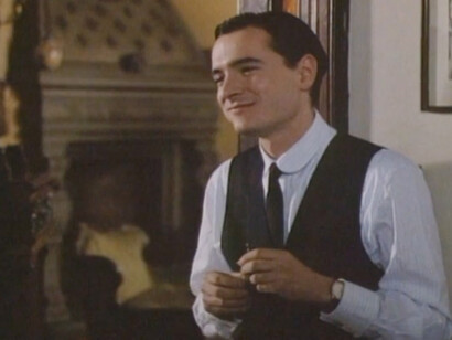 Le interpretazioni degli attori, in particolare quella di Andrea Prodan e Ennio Fantastichini, donano spessore ai personaggi storici. Fotogramma del film