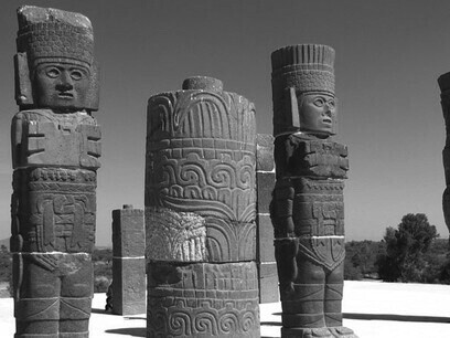 Representantes de los guerreros Toltecas.
Atlas del templo de Tlahuzcalpantecuhtli, Tula, México