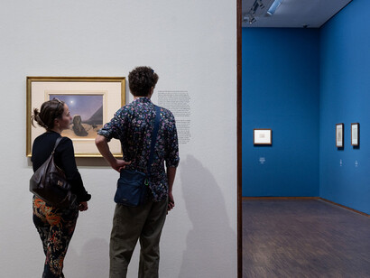 Verschiedene künstler, Fernweh. Künstler:innen auf reisen, ausstellungsansicht. Mit freundlicher genehmigung des Albertina Museums