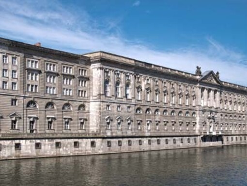 Der neue Marstall/Spreefassade