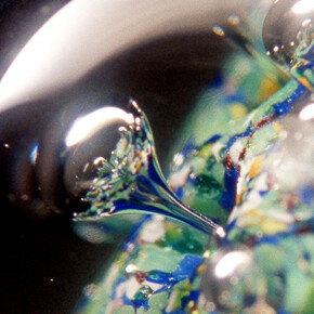 Film still from Premier rêve d'Oskar Fischinger, 2008, 16mm film transferred onto digital, colour, silent, 3.34 min. Courtesy of the artist, and galleries Balice Hertling, Hannah Hoffman and Francesca Pia