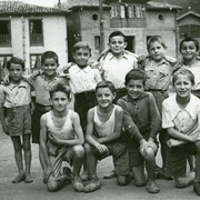 La vida por delante, La infancia en la calle, 1941-1951, Fotografías de Valentín Vega. Courtesy of MNA