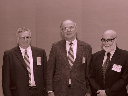  Guralnik, Hagen y Englert, tres de los codescubridores del mecanismo de Higgs