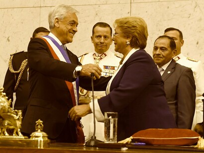 El mejor ejemplo de la situación gatopardiana de la política actual: Piñera y Bachelet en un traspaso de poderes en Chile