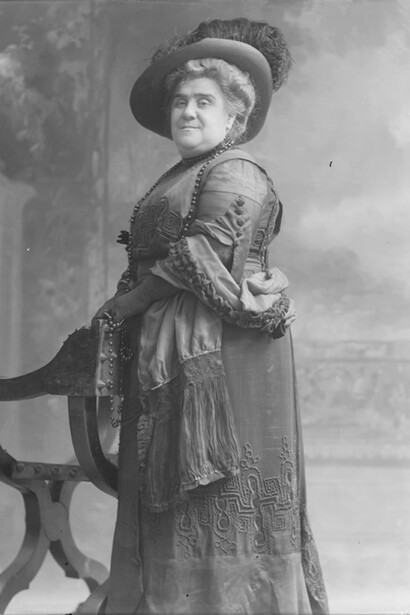 Matilde Serao fotografata da Mario Nunes Vais, 1927 circa