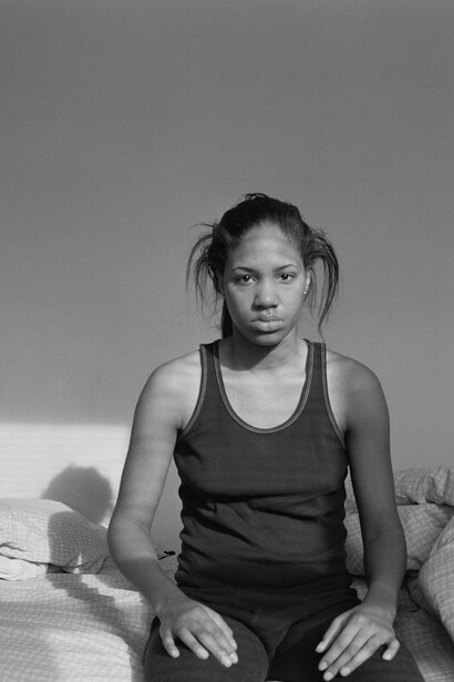 LaToya Ruby Frazier. Self Portrait (Lupus Attack), 2005, gelatin silver print, 61 x 50,8 cm. Pinault Collection © LaToya Ruby Frazier. Courtesy The Artist and Gavin Brown's enterprise, New York /Rome