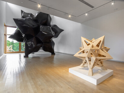 Frank Stella, installation view, left to right: Fat 12 Point Carbon Fiber Star, 2016; Flat Pack Star, 2016, Courtesy of the artist and Marianne Boesky Gallery, New York and Aspen © 2020 Frank Stella/Artists Rights Society (ARS), New York, ph. Jason Mandella