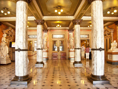Vestíbulo del Teatro Nacional de Costa Rica
