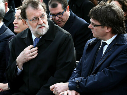 Al igual que con Mas, existen muy pocas imágenes que muestren un mínimo de complicidad entre Rajoy y Puigdemont