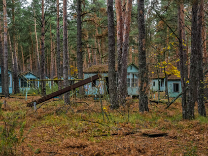 As consequências de Tchernóbil, como o aumento de casos de câncer e a criação da Zona de Exclusão, continuam a afetar a vida na Bielorrússia e ao redor do mundo. Chernobyl, Ucrânia, acampamento de férias infantil