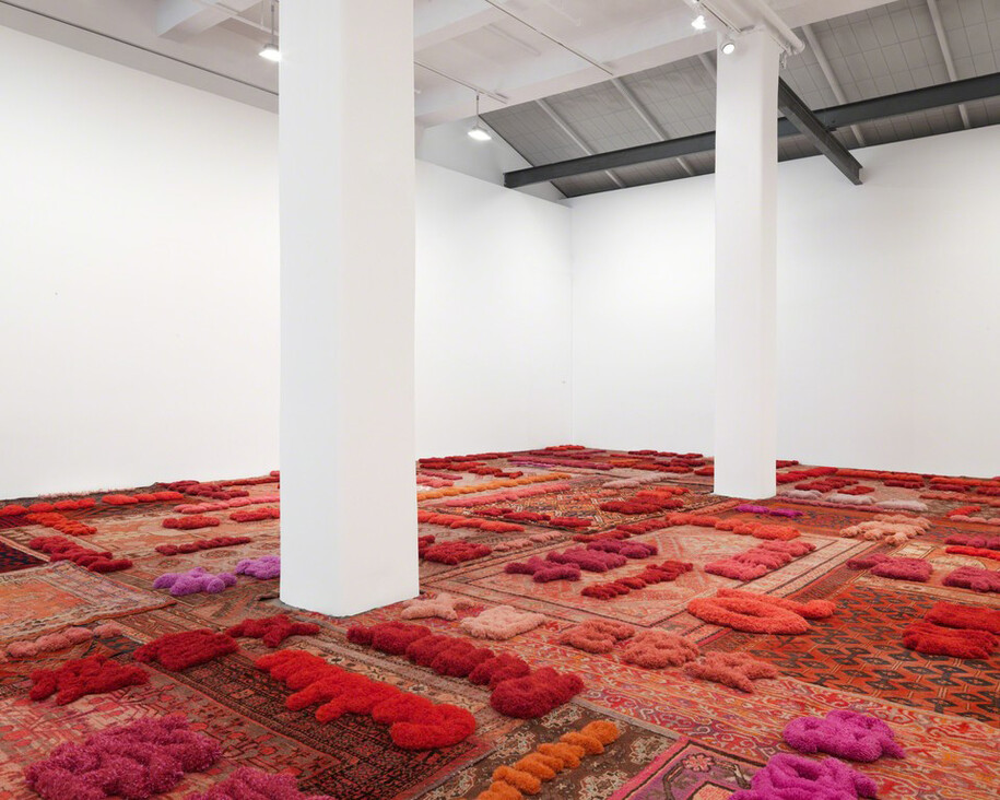 Protruding Patterns, Exhibition view. Courtesy of Galerie Lelong & Co.