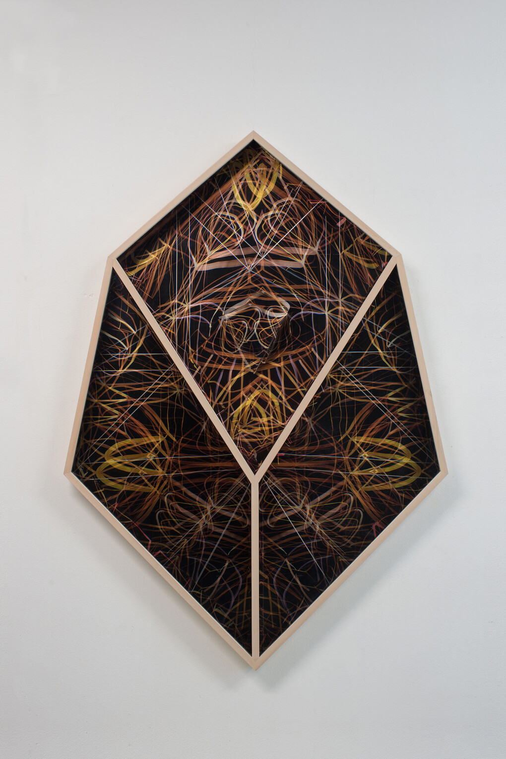 Maurizio Donzelli, Mirror stella danzante, 2015, 
169 x 120 x 8,5 cm, Tecnica mista in box
