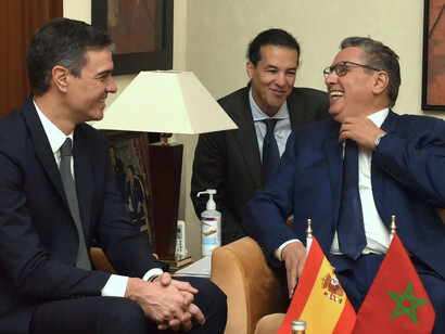 Sánchez ha mantenido un encuentro bilateral con el primer ministro marroquí, Aziz Ajanuch, en la sede del gobierno, febrero 2023