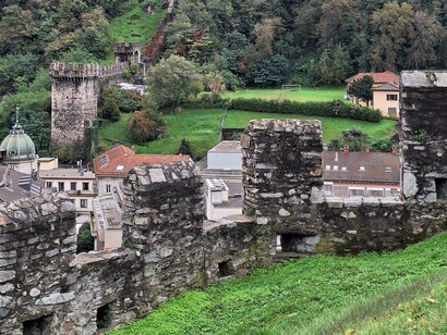 Fortezze di Castelgrande, Montebello e Sasso Corbaro, lungo le antiche strade di Bellinzona, Svizzera