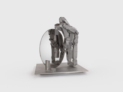 Carol Bove, Hardware Romance, 2021. Stainless steel, 83 1/2 x 72 x 72 inches (212.1 x 182.9 x 182.9 cm) © Carol Bove. Photo by Maris Hutchinson. Courtesy of the artist and Gagosian