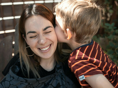 Entre recuerdos, noticias y reflexiones científicas, la identidad se construye como relato, aunque algo en nosotros la excede