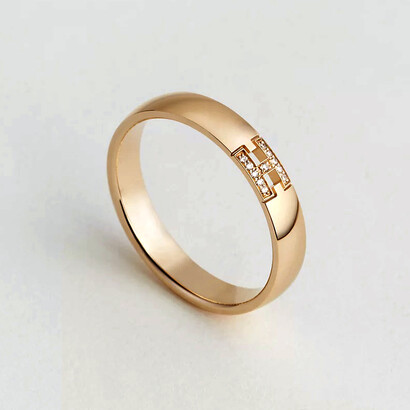 Anillo matrimonial. No es que no tuviera sentimientos por tantas minas casadas, porque de quererlas, se puede decir que las quiso y les tuvo agradecimiento
