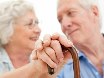 Una pareja de pensionistas