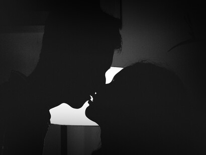 Un beso nos hace soñar despiertos, como a mí en este momento recordando mis primeros besos