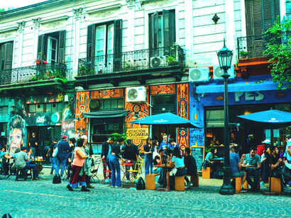 Puestos de comida en la calle San Telmo. San Telmo, Buenos Aires, Argentina
