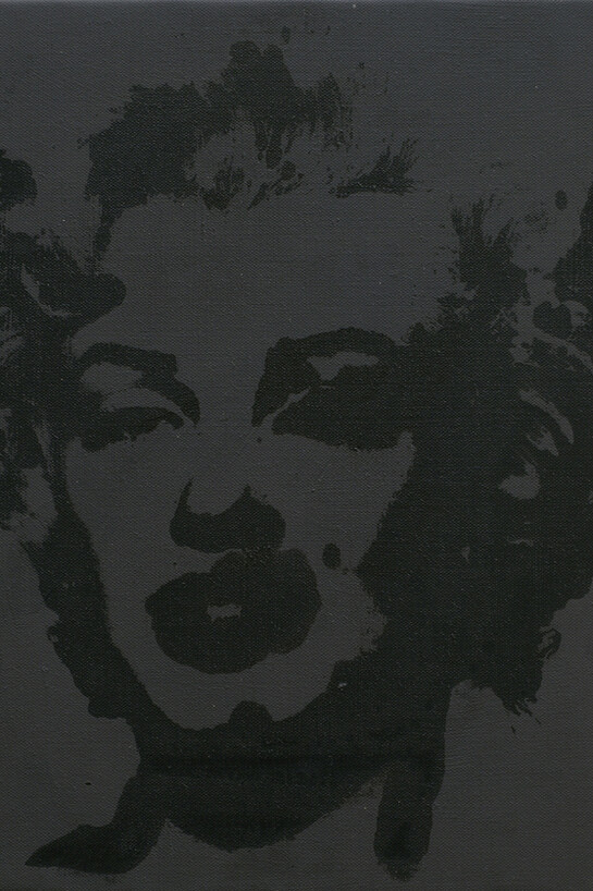 Sturtevant, Warhol Black Marilyn,
2004,
Synthetic polymer silkscreen on canvas,
40.5 x 35.5 cm,
Signed and dated,
Courtesy Estate Sturtevant, Galerie
Thaddaeus Ropac, Paris-Salzburg