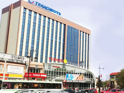 Transneft es la empresa estatal rusa monopolista en la operación de oleoductos y transporte de petróleo crudo y productos derivados. Edificio de Transneft. Tyumen, Rusia
