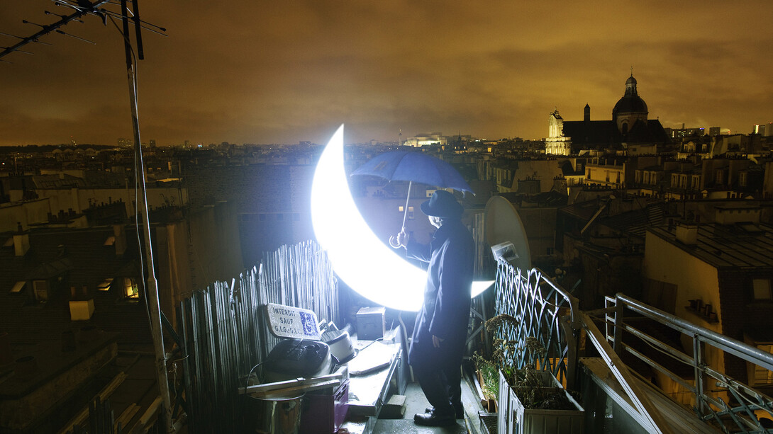Leonid Tishkov, Journey of the Private Moon in Paris, 2009