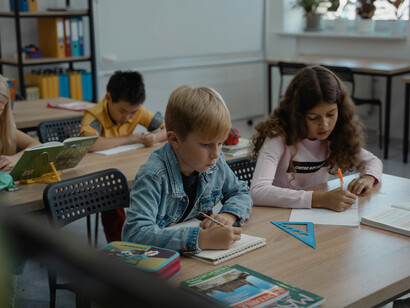 El aprendizaje es un proceso de ordenamiento de la información según la dualidad de la esencia universal