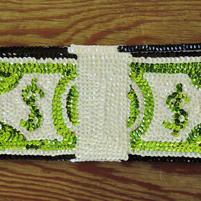 Daniel González, One Hour Dream Life Work, 2015, paillettes cucite a mano su tela, 11 x 24 x 2 cm, Courtesy
dell'Artista