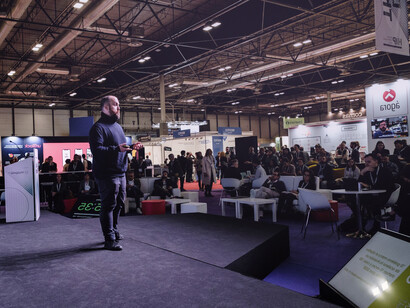 Erich Eichstetter pertenece a la primera generación de blogueros gastronómicos venezolanos y descubrió su vocación entre la cocina familiar y su temprano interés por el cine