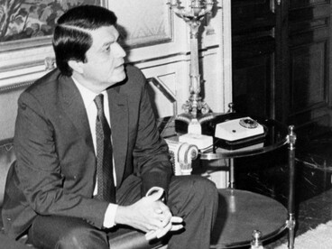 Posee una destacada trayectoria como novelista, ensayista, abogado, profesor y exvicepresidente de Nicaragua