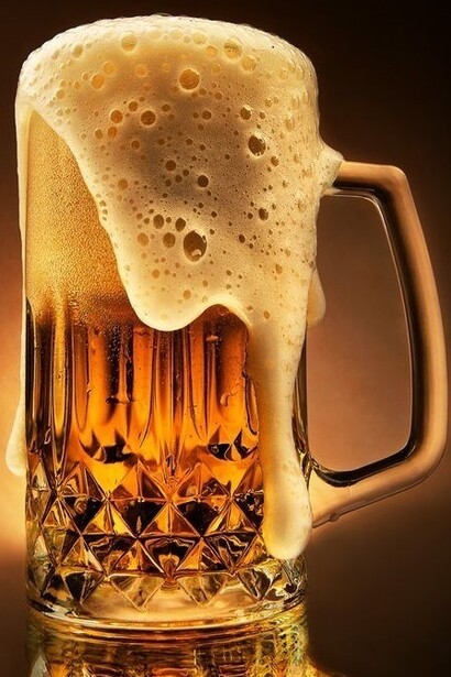 Ein schäumendes Bier