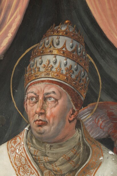 Pared "Visión de la Cruz". Rostro del Papa Clemente I durante la restauración. Foto gentileza de los Museos Vaticanos