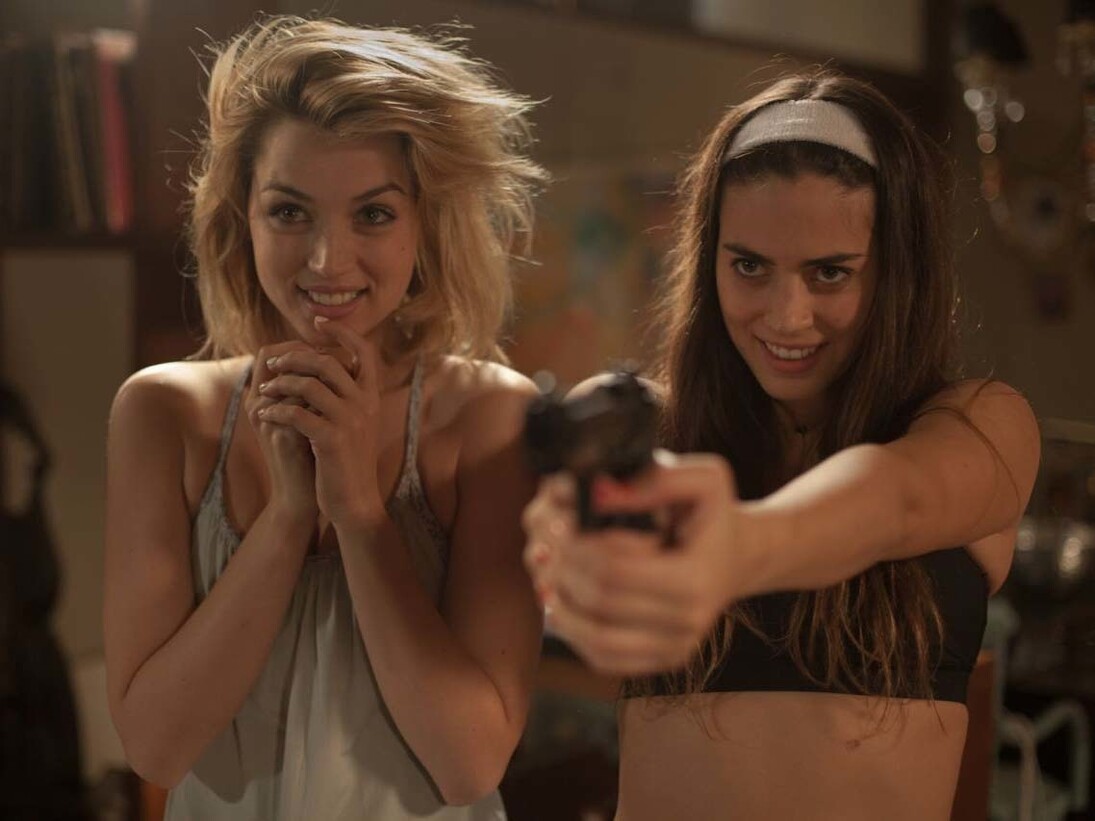 Festival de Sitges. Imágenes de la película "Knock knock", de los directores Eli Roth y Nicolás López