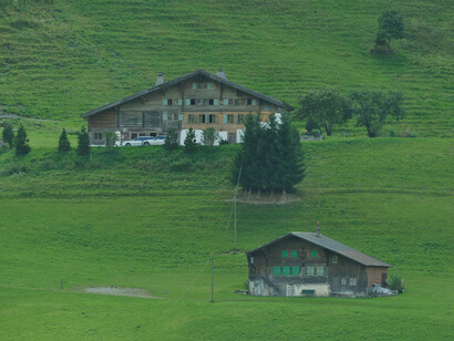 Suisse, Vaud, impressions de la cabine du conducteur sur le Chemin de fer Montreux Oberland Bernois, 16 août 2012