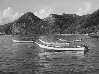 Barcos descansan en las aguas de Macuro, Venezuela