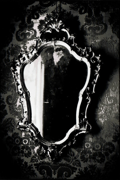 Zoe Leonard: Survey. Courtesy of MOCA