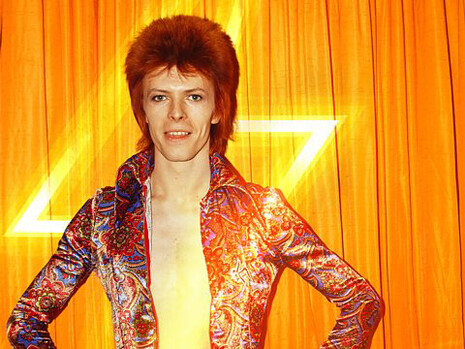 David Bowie. Lo stravagante alieno proveniente da Marte era consapevolmente ispirato a Iggy Pop, che Bowie aveva ammirato qualche tempo prima, nel suo primo viaggio di libertà negli Stati Uniti