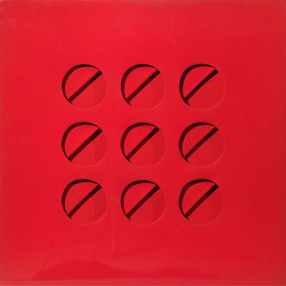 Paolo Scheggi, Intersuperficie curva. Tondi per quadri, 1967, Red acrylic on three superimposed canvases, cm 70 x 70 x 5 / in 27.6 x 27.6 x 2. Courtesy Tornabuoni Art © Paolo Scheggi / SIAE