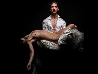 Lili Elbe Show è illuminato da Claudia Dastoli, prima candidata del progetto del Guido Levi Lighting Lab per i giovani lighting designer, foto Angelina Bertrand