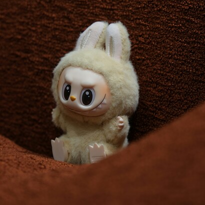 Per anni resta un personaggio di nicchia, amato solo dagli appassionati di designer toys