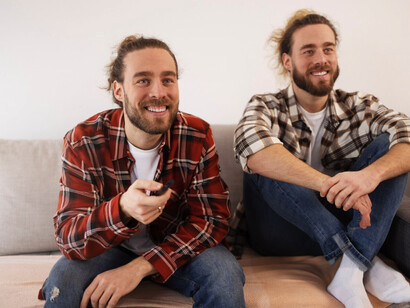 Los individuos, todos los individuos del universo, llegan a ser, emergen