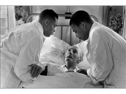 Ian Berry, Hospital geriatric ward, Midlands The English 1974-1975 © Ian Berry/Magnum all rights reserved