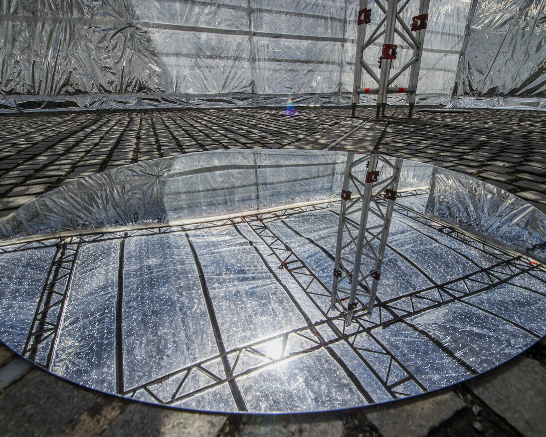 Cosmic Latte Lullaby. Courtesy of the artist and the photographer Guy Bell