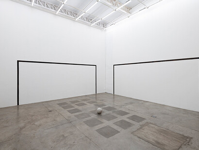 Forget the crisis, Go To Work! Courtesy of Galeria Vermelho