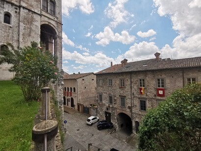 Fede, cultura e identità si intrecciano in un patrimonio unico che rende Gubbio una delle mete più affascinanti del centro Italia. Gubbio, Italia
