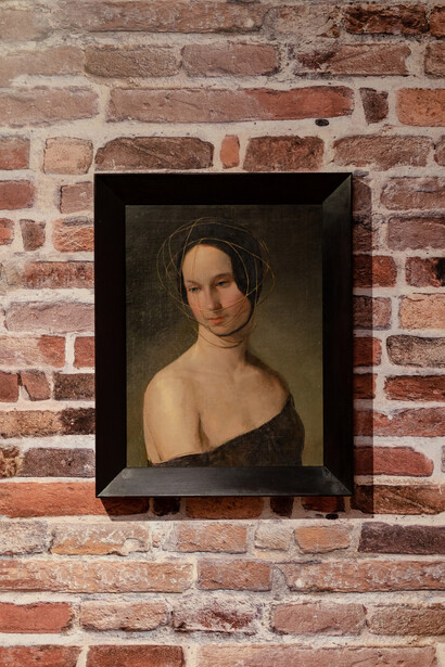 Markus Schinwald, Sylvie, 2017, olio su tela