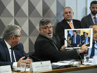 Los mismos mensajes, la repetición de frases e imágenes crean realidades que moldean o inducen al colectivo hacia una misma acción. CPMI - Noticias Falsas - Comisión Parlamentaria Mixta de Investigación, Senado federal, Brasilia, Brasil